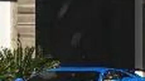 舒淇49岁未育现状引关注，冯德伦公开表态考虑领养子女